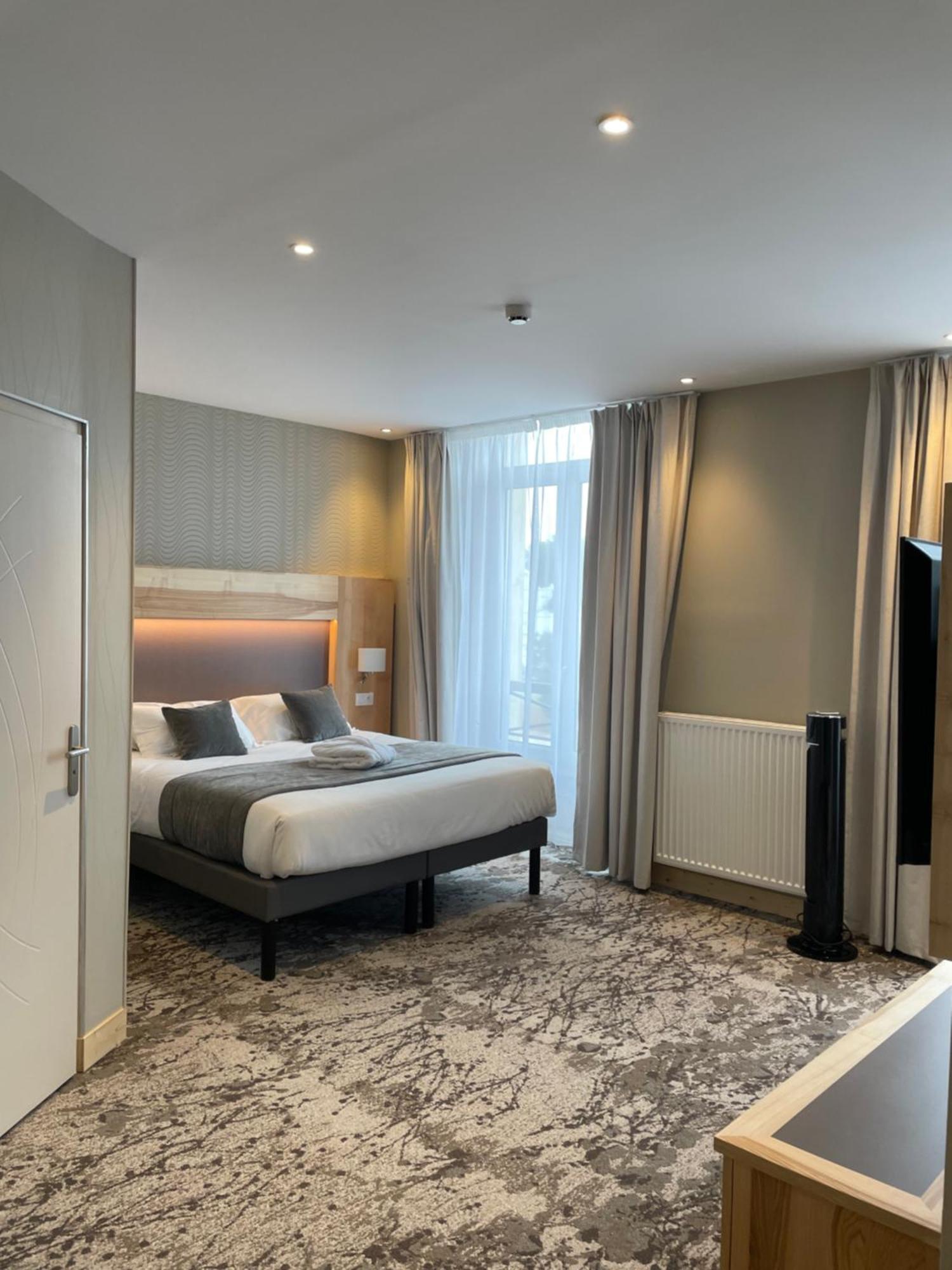 Hotel Le Cercle Cherbourg-en-Cotentin Exterior foto